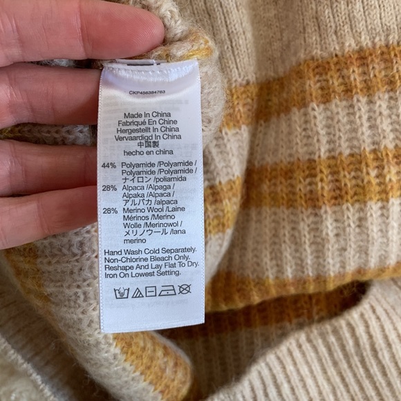 Space-Dyed Staley V-Neck Pullover Sweater, M - Picture 9 of 9